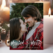 結婚して幸せな新婚カップルのクリスマス写真 シーズンカード