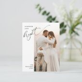 結婚して輝く、モダンスクリプトの写真ホリデーカード ポストカード (スタンド正面)