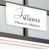 結婚しました カーバナー 横断幕 (ビルの外側)