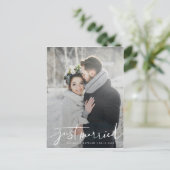 結婚しました モダン カジュアル スクリプト ウェディング 案内ポストカード (スタンド正面)