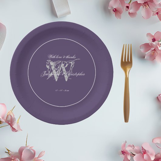 結婚のシンプルシッエレガントクダスティパープルモノグラム ペーパープレート