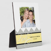 結婚のシ婚約したック・シェブロンモダン パーソナライズされた フォトプラーク (側面)