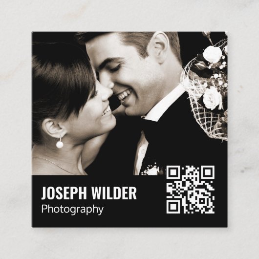 結婚のスタイリッシュ写真家の写真QRコードブラック スクエア名刺 (正面)