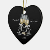 結婚のトースト私たちの初めてのクリスマスオーナメント セラミックオーナメント (左)