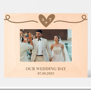 結婚のハートモノグラムカスタム木製フレーム レーザー彫刻フレーム