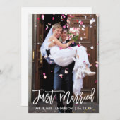 結婚のフォトたった今結婚しましたモダンブラシスクリプト 案内状 (正面/裏面)