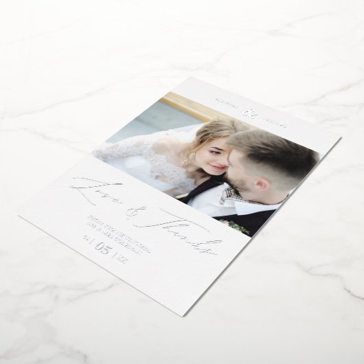 結婚のミニマルな愛と感謝していカスタム写真 箔招待状 (回転した状態)