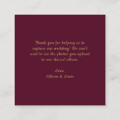 結婚のモノグラムQRコードバーガンディ金ゴールド エンクロージャーカード (裏面)