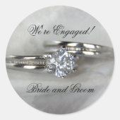 結婚のリングや輪オン灰色婚約 ラウンドシール (正面)