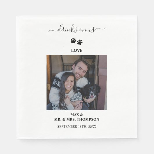 結婚の写モダン真カップルの愛犬ドリンク スタンダードランチョンナプキン (正面)