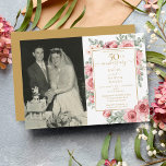 結婚の写真フローラバラ50周年記念 招待状<br><div class="desc">特別なエレガント写真と結婚バラ花模様と金ゴールドタイポグラフィを含む50周年の記念の招待かわいらし。Thisisnomeによる設計©</div>