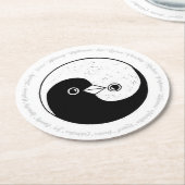 結婚パーティーコースター。YinYangハト ラウンドペーパーコースター (アングル)