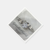 結婚リングや輪オン・グレー スタンダードカクテルナプキン (角)