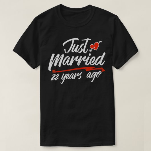 結婚周年記念カップル贈り物たった今結婚しました22アイ Tシャツ (デザイン正面)