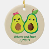 結婚夫婦結婚したアボカドかわいい記念日 セラミックオーナメント (裏面)