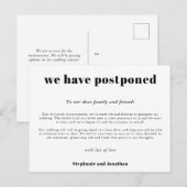 結婚延期　シンプルなタイポグラフィー　白 案内ポストカード (正面/裏面)