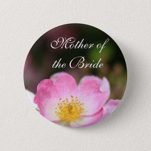 結婚式かわいらしの野生のピンクのバラの花のボタン。 缶バッジ (正面)
