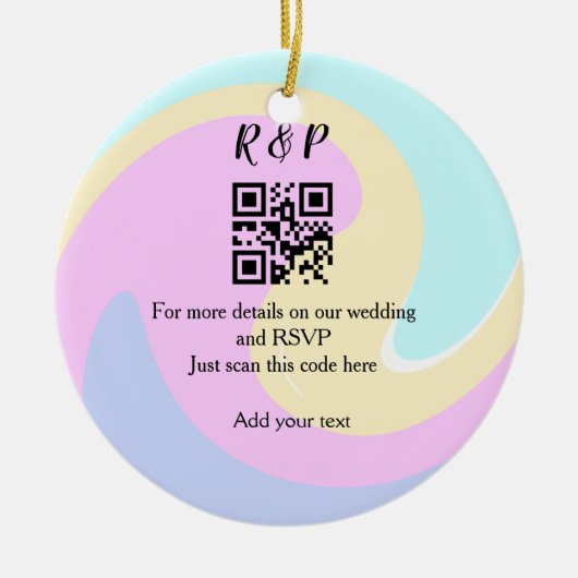 結婚式のウェブサイトのRSVP QRコードに名前を追加するテキスト セラミックオーナメント (正面)