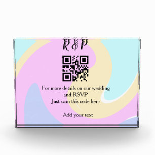結婚式のウェブサイトのRSVP QRコードに名前を追加するテキスト フォトブロック