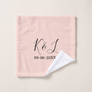 結婚式のカップルの名前の文字の日付の赤いパステル背景 ウォッシュタオル