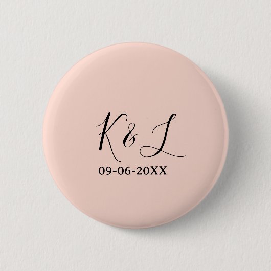 結婚式のカップルの名前の文字の日付の赤いパステル背景 缶バッジ (正面)