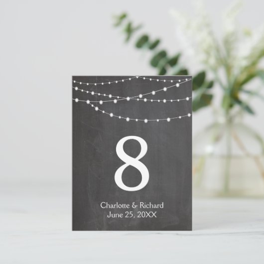 結婚式のテーブルナンバー ストリングライトとブラックボード 招待状 (スタンド正面)