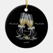 結婚式のトースト私達の初めてのクリスマスのオーナメント セラミックオーナメント (正面)