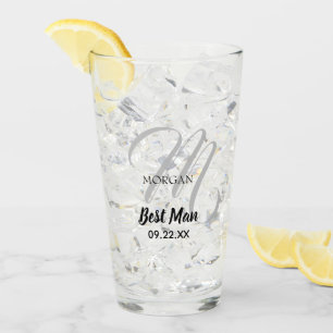 結婚式のモノグラムのタイポグラフィの花婿介添人 タンブラーグラス