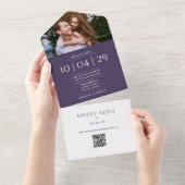 結婚式の写真と日付の入った紫モノグラムQRコード オールインワン招待状 (貼ってはがせる)
