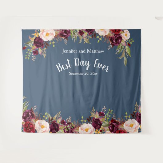 結婚式の写真の支柱の水彩画のバーガンディの花の青 タペストリー (正面(横))