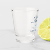 結婚式の引き出物がショットを撮る。結び目をShot Glに結び付けた ショットグラス (左)