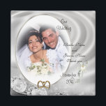 結婚式の引き出物ダイヤモンド写真マグネット マグネット<br><div class="desc">結婚式の引き出物ダイヤモンド写真磁石。画像とイラストレーションの組みエレガント合わせフォーマル結婚、記念日または婚約パーティテンプレート文字は完全にカスタマイズ可能。情報を追加するか、完全に変更する。フォントと違う色を選択テンプレートは特別な機会に使用できる。単にあなたのニーズに合わせて文字を変更。</div>