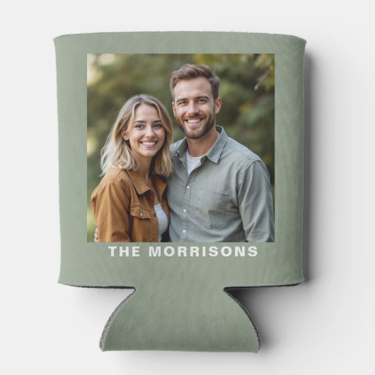 結婚式の引き出物フォトセージ緑ミニマルモダンリスト 缶クーラー (裏面)