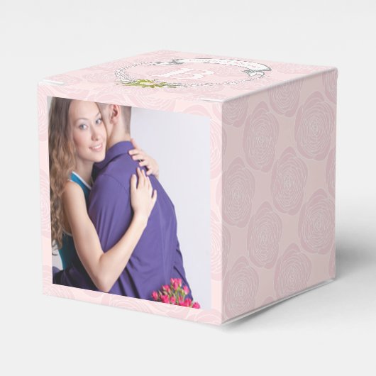 結婚式の引き出物ボックスあなたの写真モノグラム名 フェイバーボックス (正面サイド)