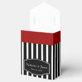 結婚式の引き出物、赤ストライプ付きB&Wカスタムラベル フェイバーボックス (オープン)
