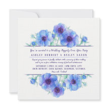 結婚式の後、青いアネモネは幸せにずっと続く