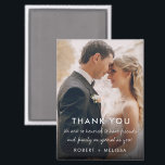 結婚式の日の写真ありがとう マグネット<br><div class="desc">お客祝様が永遠に大切にする心のこもった記念の日！この結婚式の日の写真ありがとうお気に入りマグネットはお気に入りの、結婚式の日の写真をメッセージと共に美しく表示する："私たちはあなたのように特別な友人や家族を持つことは非常に光栄である。 名前パーソナライズされたと日付と結婚共に、この磁石は感謝の意味のあるtouchを加える。メッセージは完全にあるこカスタマイズと、あなた表現は自分の方法であなたの感謝を可能ユニークにする。</div>