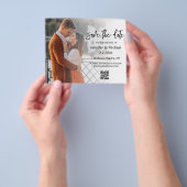 結婚式の案内QRコード写真　保存日付 チラシ (手)
