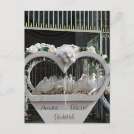 結婚式の鳩が新郎新婦を待っています ポストカード