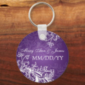 結婚式を保存する日付ヴィンテージ渦巻き紫 キーホルダー (正面)