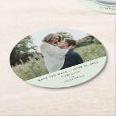 結婚式セーブザデートフォトシンプルグリミニマルーン ラウンドペーパーコースター (アングル)