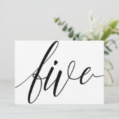 結婚式テーブルナンバー - ラグジュアリー タイポグラフィー - ブラック 5 招待状 (スタンド正面)