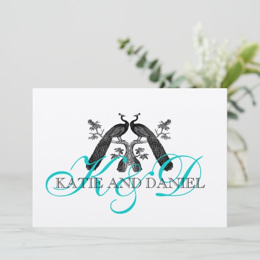 結婚式招待状の孔雀のモノグラムの銀 招待状 (スタンド正面)