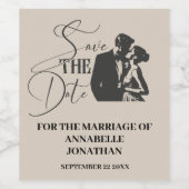 結婚式 モダン カジュアル スクリプト ブラック タイポグラフィ ワインラベル (シングルラベル)