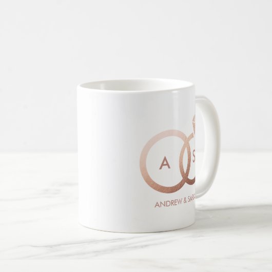 結婚指輪が付いているかわいい結婚式のコーヒー・マグ コーヒーマグカップ (正面右)
