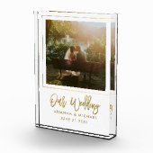 結婚祝いの記念品の金ゴールドの原稿の新婚者 フォトブロック (右)