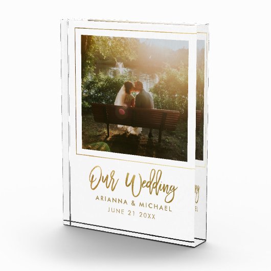 結婚祝いの記念品の金ゴールドの原稿の新婚者 フォトブロック (右)