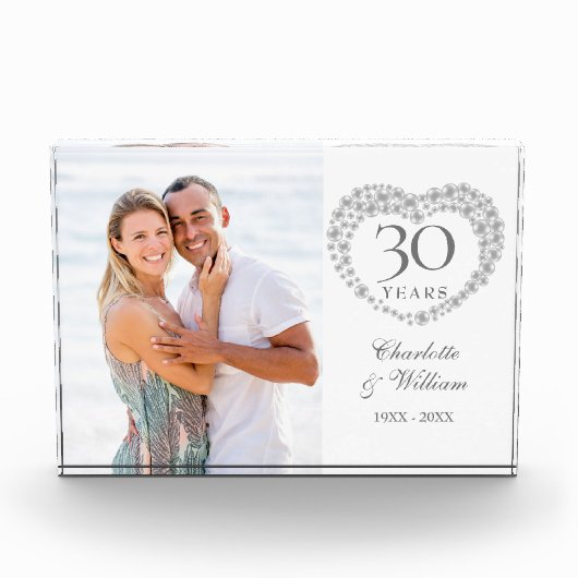 結婚30周年記念のモダンな真珠ハート フォトブロック (正面)