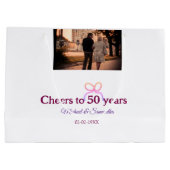 結婚50周年記念のお祝いにピンクのリボン ラージペーパーバッグ (裏面)