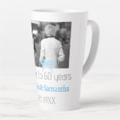 結婚60周年記念を祝うシルバーリボン カフェラテマグ (右アングル)